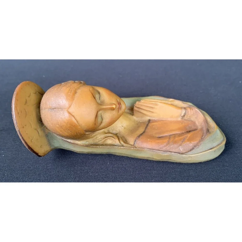 Vintage Praying Madonna Virgin Mary Catholic Wall Hanging Sculpture Ornament